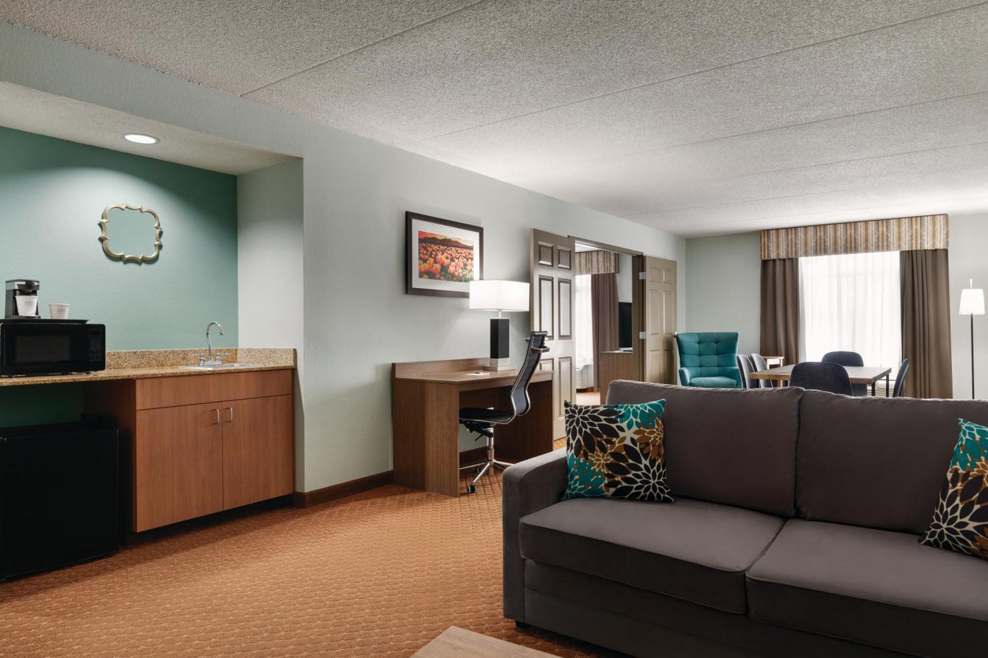 Wingate By Wyndham Louisville East Exterior foto