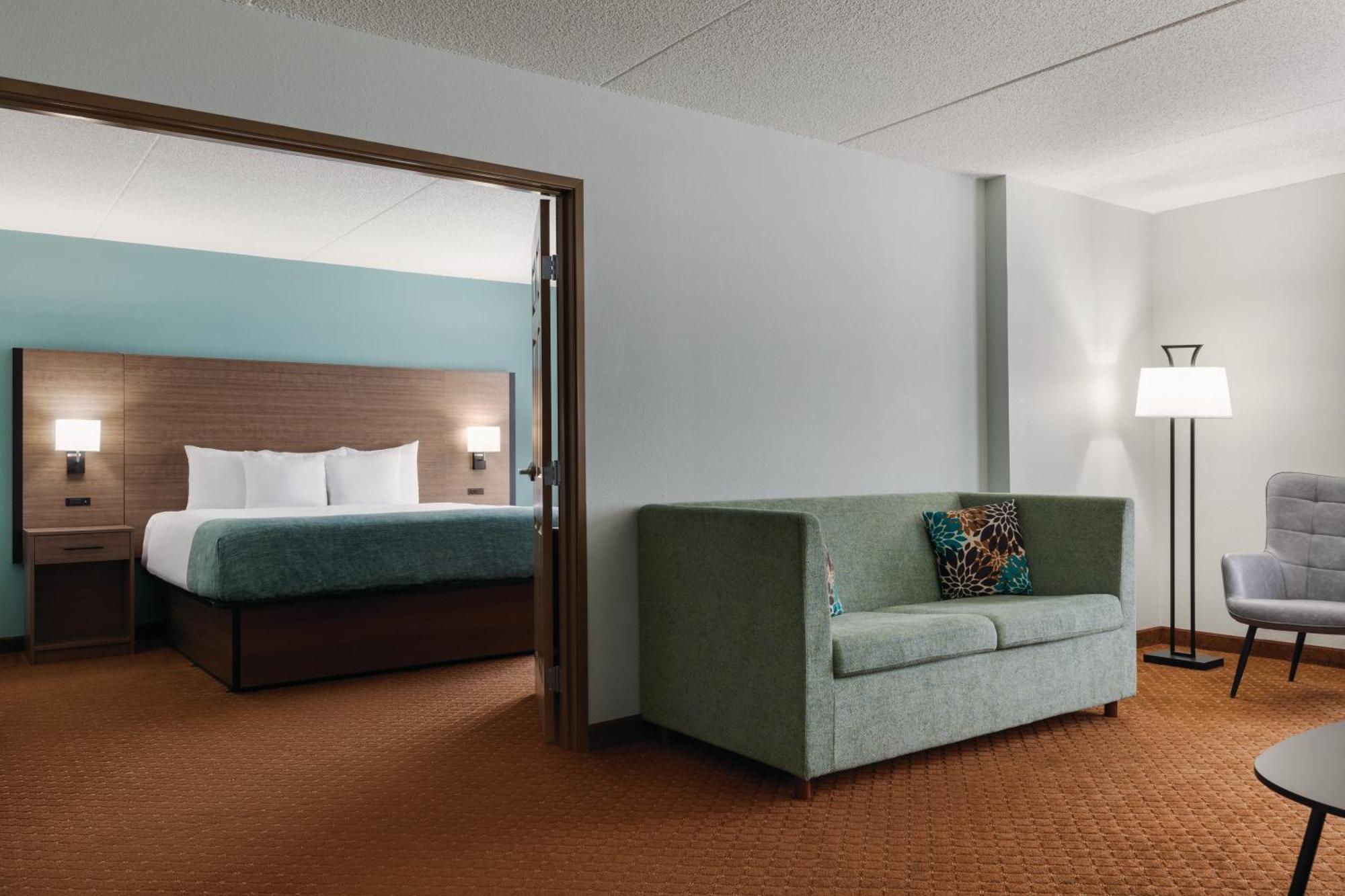 Wingate By Wyndham Louisville East Exterior foto